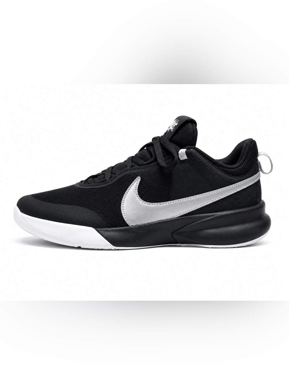 Nike Team Hustle D 10 Basketball Shoes Black Silver Youth 6.5Y EU 39 Worn Once